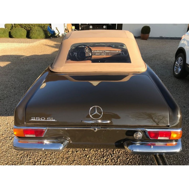1967 MERCEDES 250SL W113