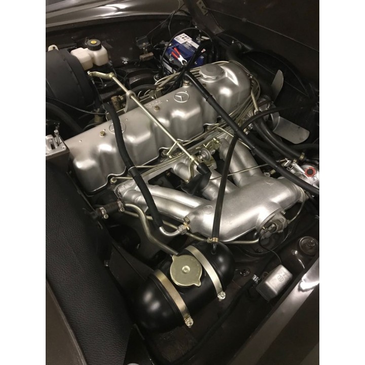 1967 MERCEDES 250SL W113